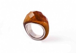 Vedere dettagli per Anello Occhio di tigre sfaccettato con anello d'argento Immagine di Anello Occhio di tigre sfaccettato con anello d'argento