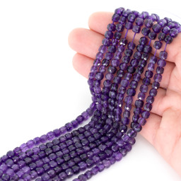 Zeige Details für Amethyst fac. Würfel 4mm Strang Bild von Amethyst fac. Würfel 4mm Strang