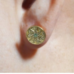 Vedere dettagli per "è la mia stella". Peridoto. Orecchini. Argento 925 placcato oro Immagine di "è la mia stella". Peridoto. Orecchini. Argento 925 placcato oro