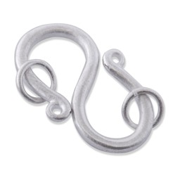 Vedere dettagli per Chiusura a S 29x15 mm con 2 anelli, argento 925 satinato Immagine di Chiusura a S 29x15 mm con 2 anelli, argento 925 satinato