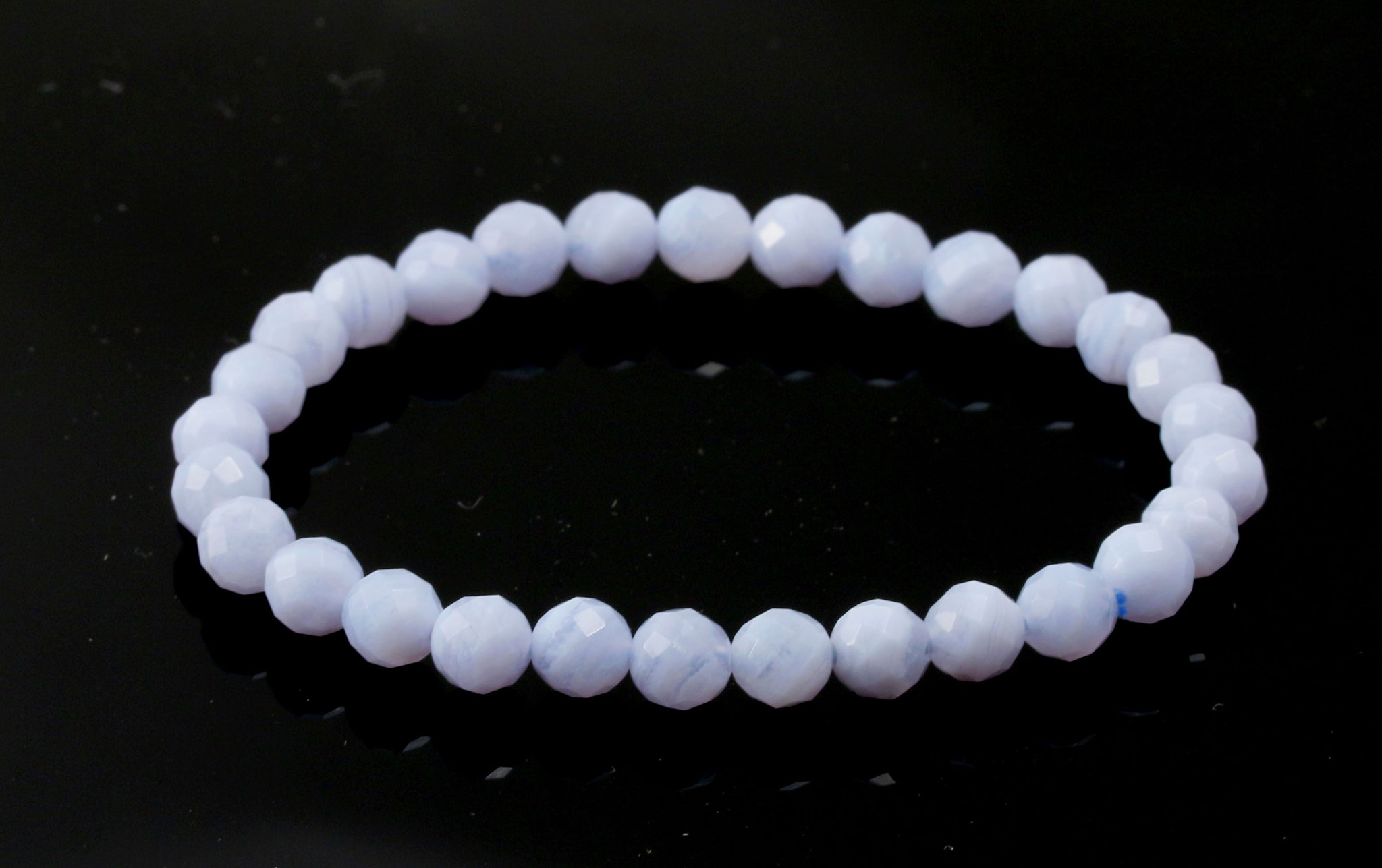 Bild von Chalcedon fac. Kugeln  4mm Armband (Diamond-Cut)