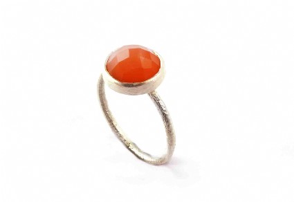 Bild von Mondstein Pink Ring facettiert Cabochon 11mmm, Silber