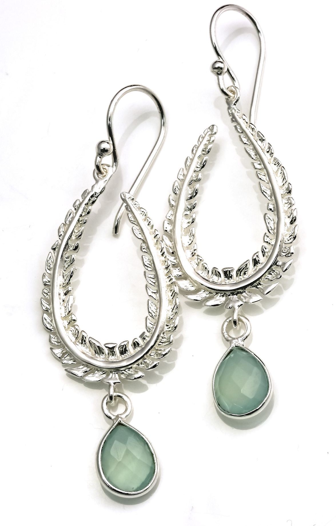 Bild von Aqua Chalcedon fac. Pear-shaped 9mm mit "Fern leaf" 25mm, Silber 925