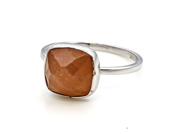 Image de Mondstein peach fac. Quadrat 10mm Ring, Silber rhodiniert
