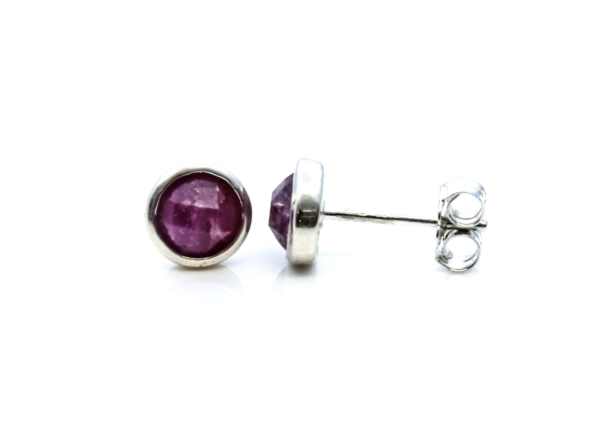 Bild von Rubin Cabochon 7.5mm in Silber gefasst Ohrstecker, Silber 925