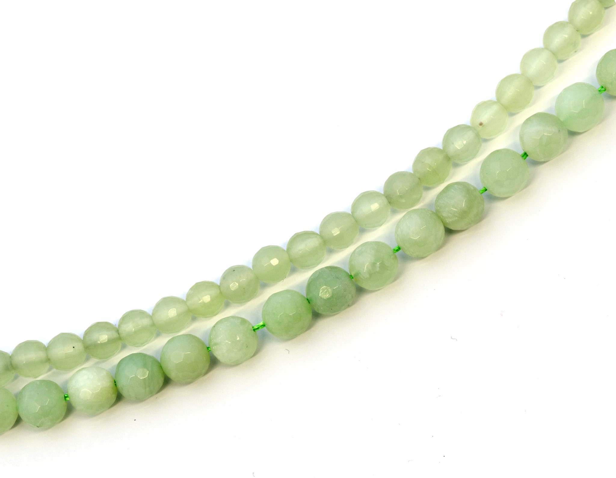 Bild von China Jade facettiert Kugel 6mm Strang