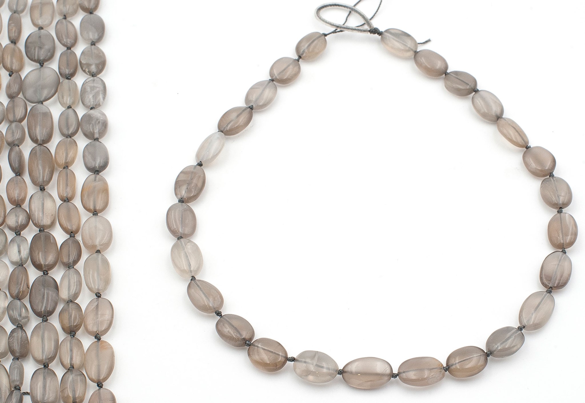 Bild von Mondstein Nuggets Strang (grau)