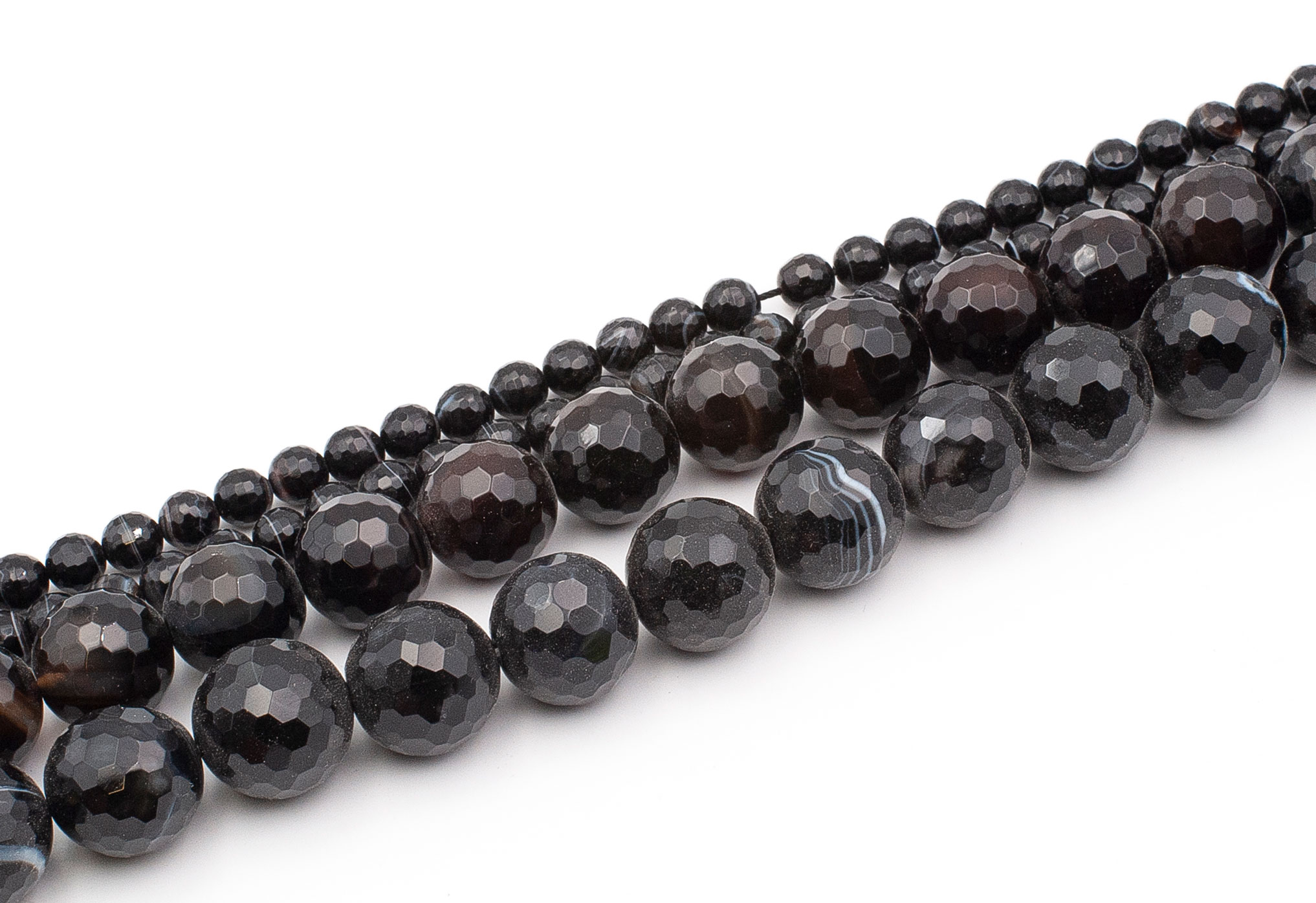 Immagine di Sardonica (colorata) sfaccettata. Filo perlina tonda