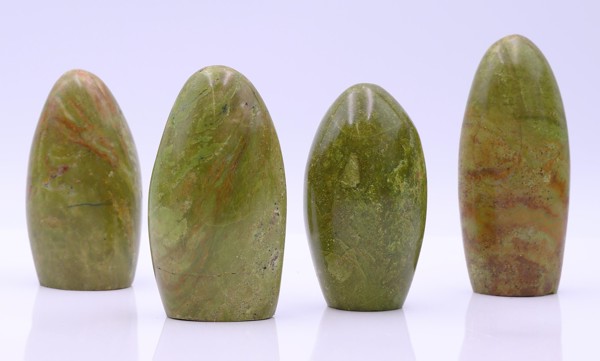 Immagine di Grüner Opal Free-Formen rund (Pistazien Opal), Madagaskar