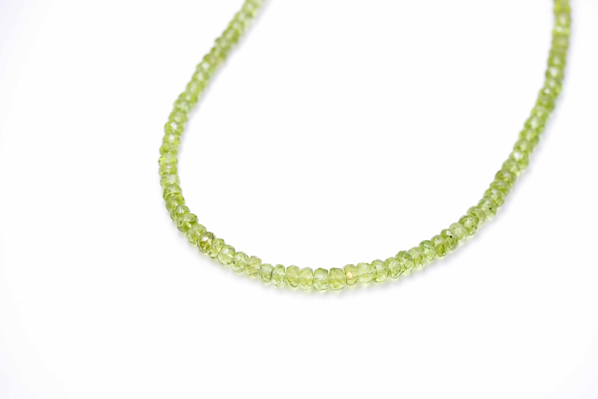 Immagine di Peridot fac. Button  5.5-6mm TOP, 45cm kette mit Silberverschluss