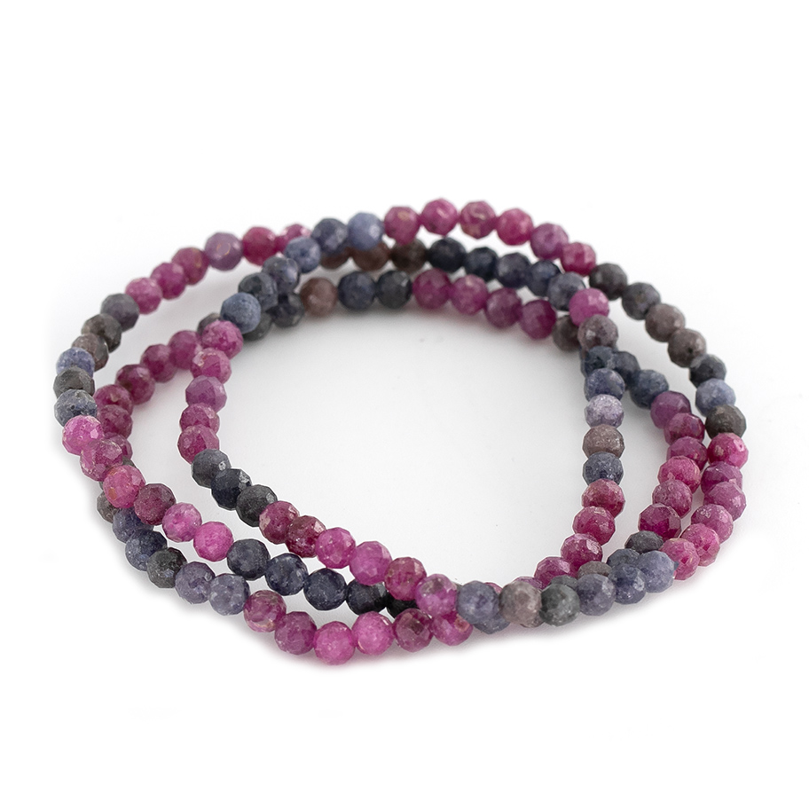 Corindone sfaccettato. Bracciale di perline tonde da 4 mm 