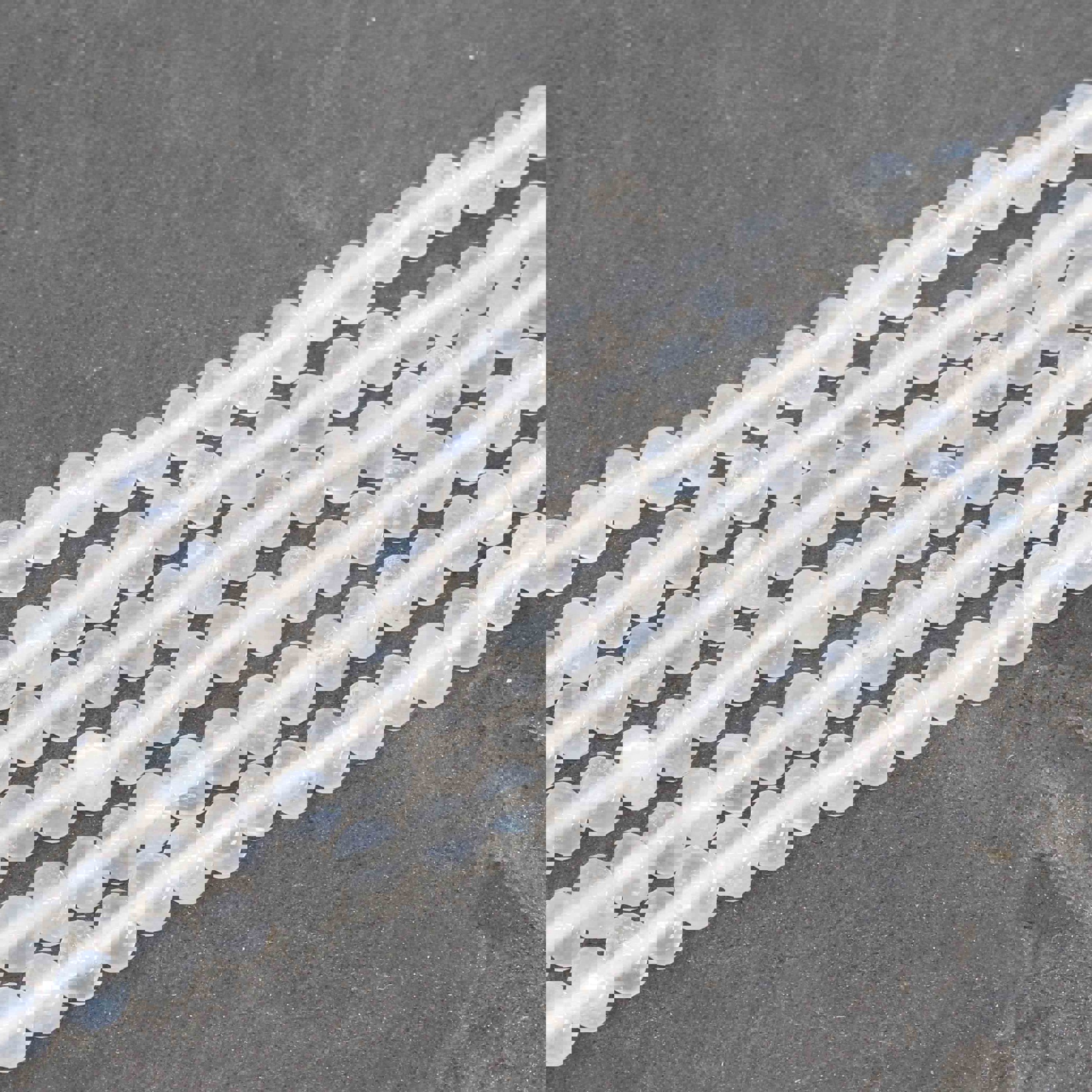 Image de Mondstein Kugeln  4mm Strang (weiss) 