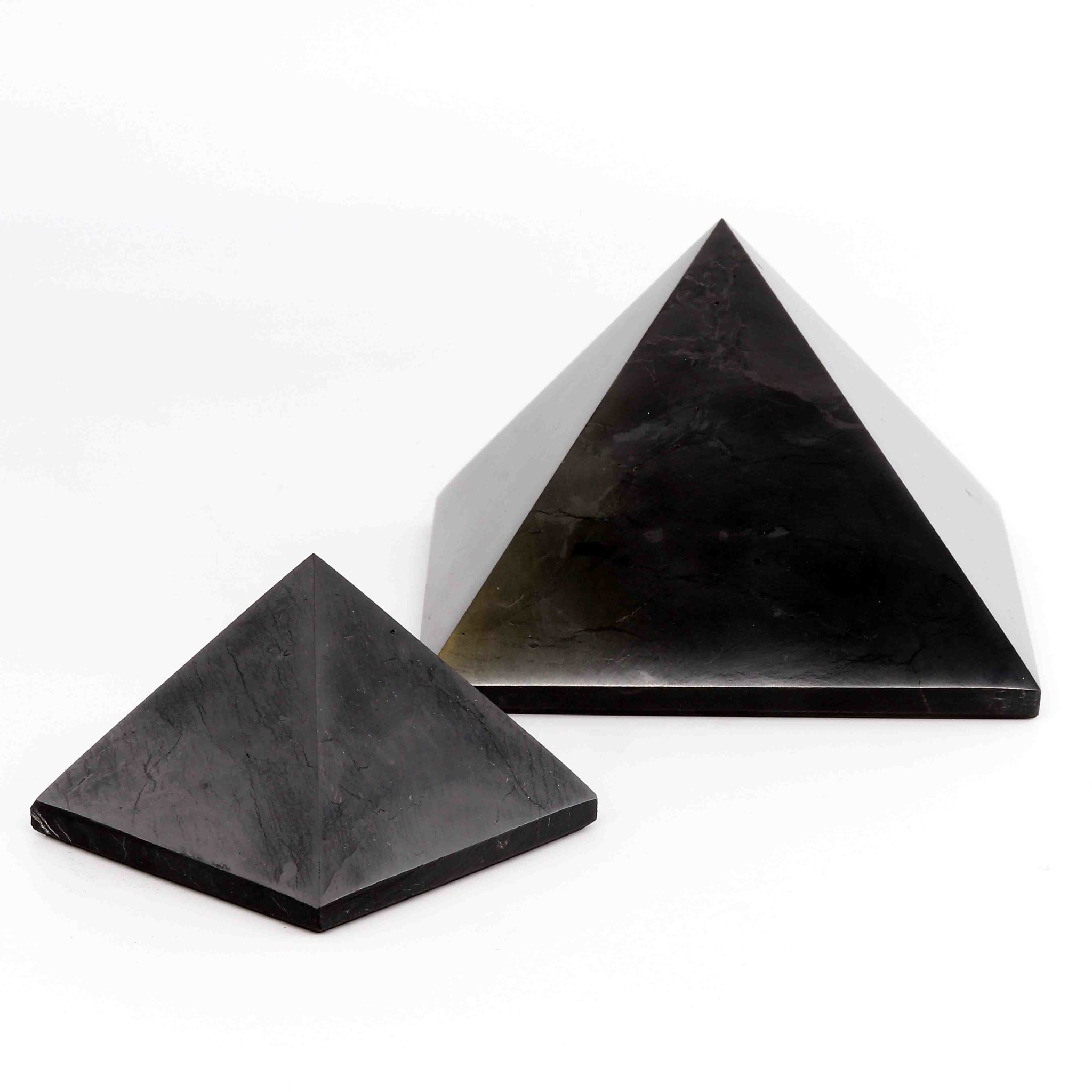 Immagine di Schungit Pyramiden (glanz)