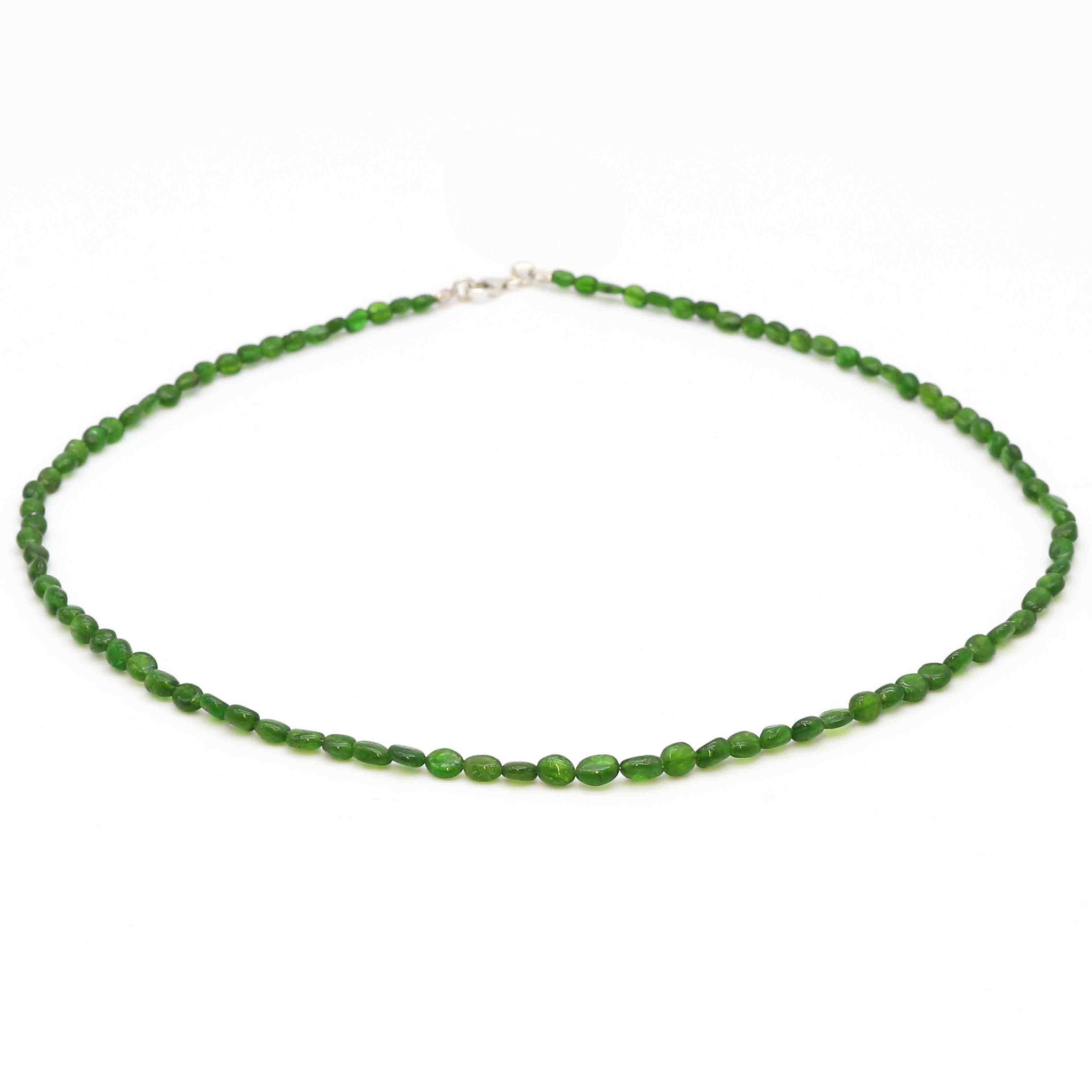 Immagine di Chrom Diopsid Oval Barock  5-7mm Halskette mit Silberverschluss