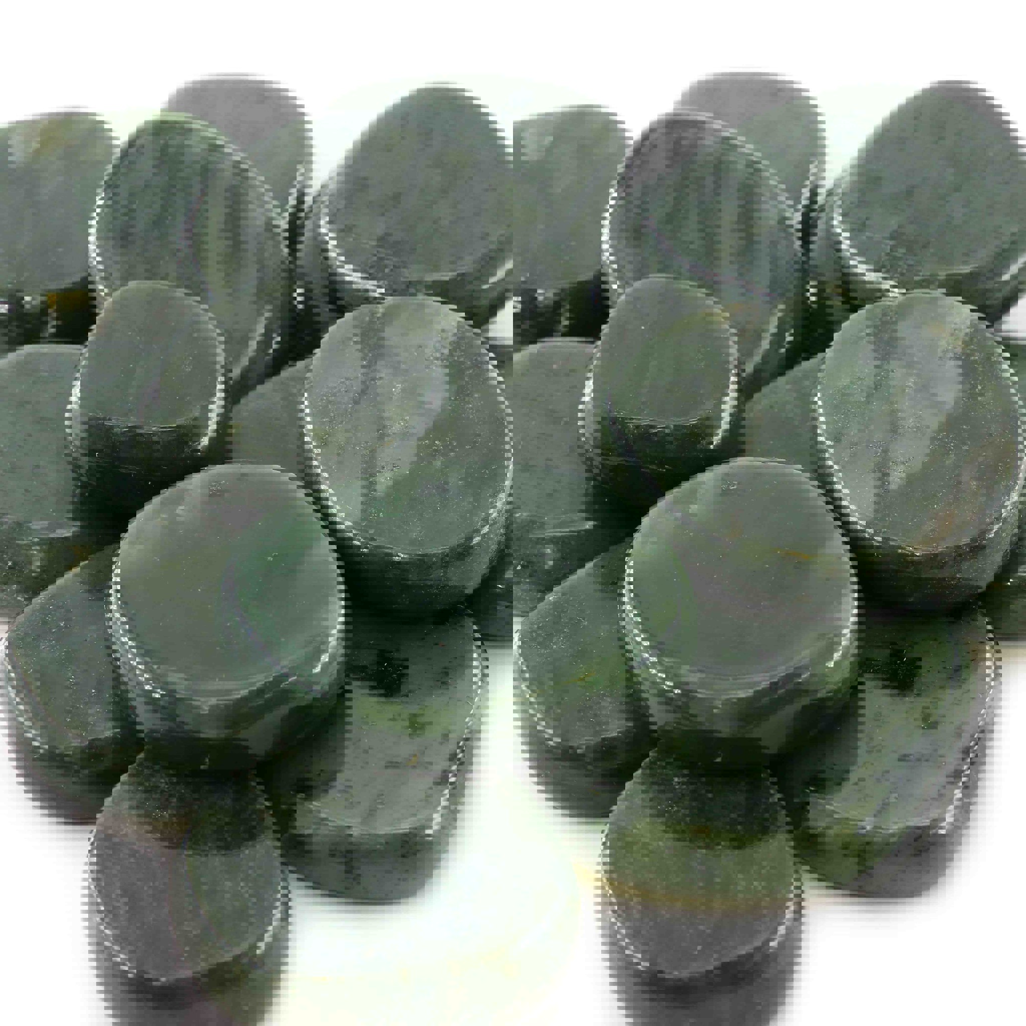 Immagine di Giada canadese (Nefrite) pietra piatta levigata Extra (PU: 250g)