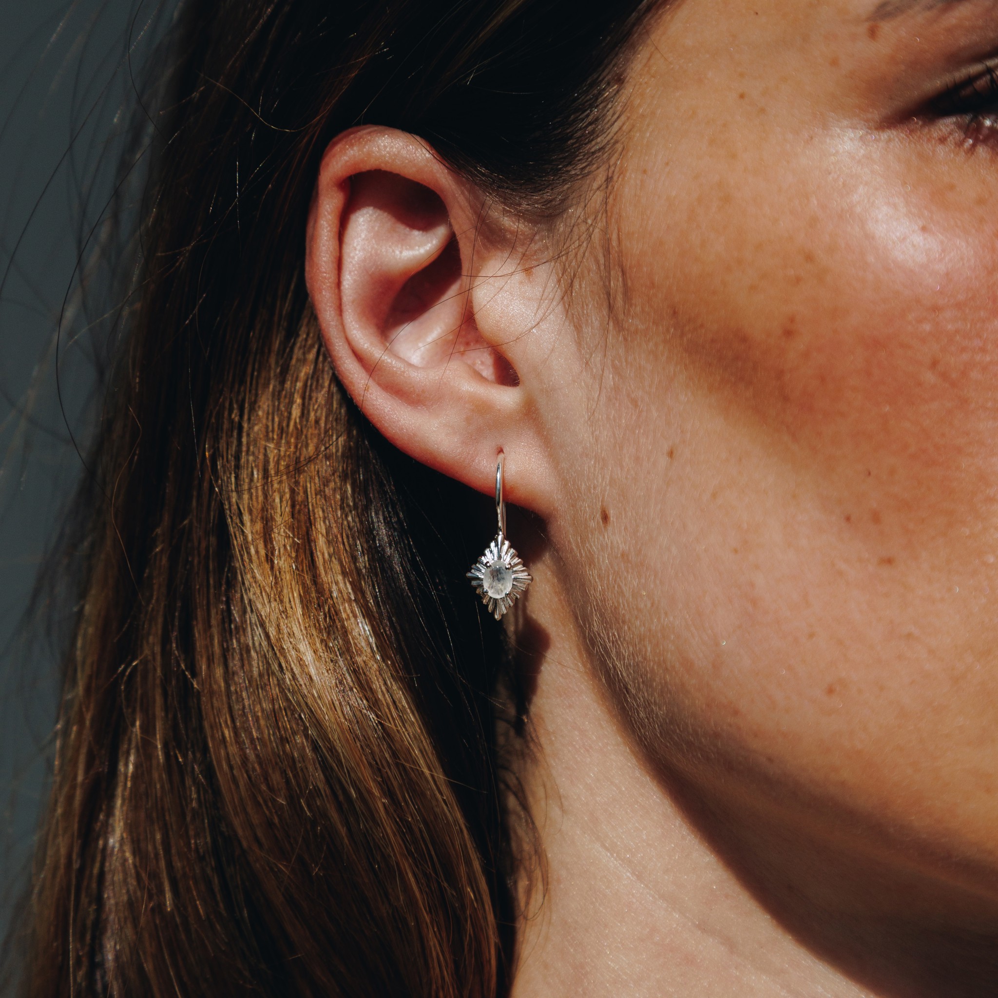 Bild von "art-deco". Mondstein. Ohrringe. Silber 925