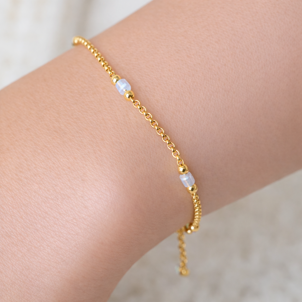 Bild von "Angels on a string". Labradorit. Armband. Silber 925-Vergoldet