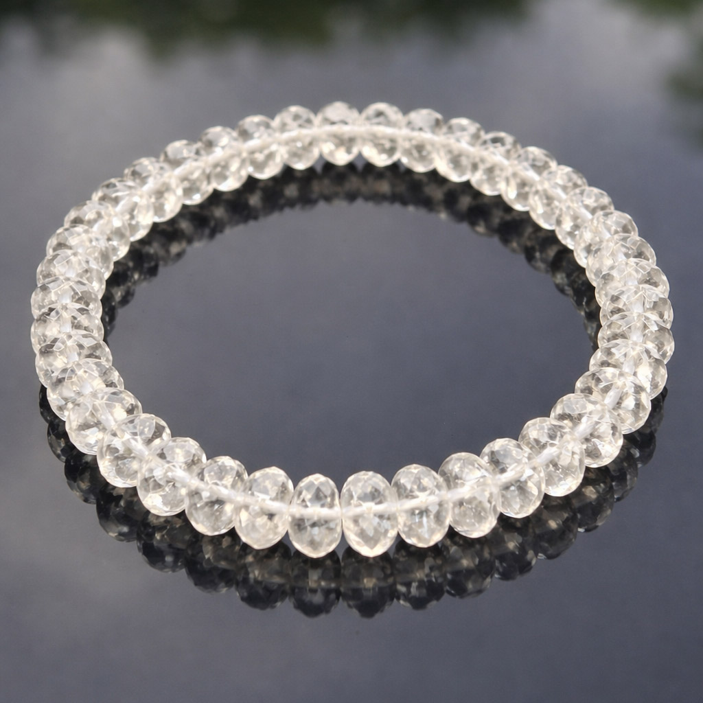 Bergkristall fac. Button Armband