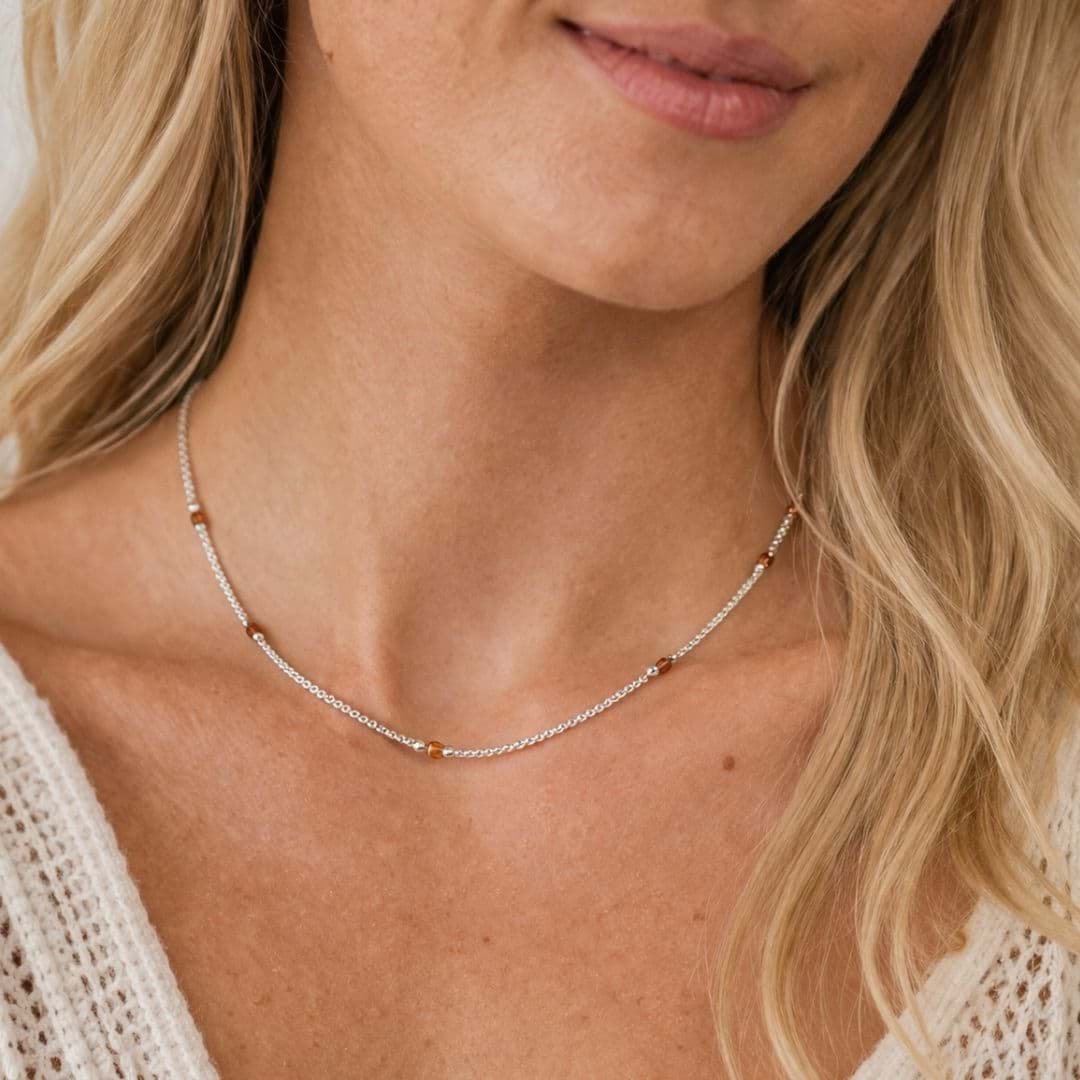 "angeli su un filo". Collana. Corniola. Argento 925