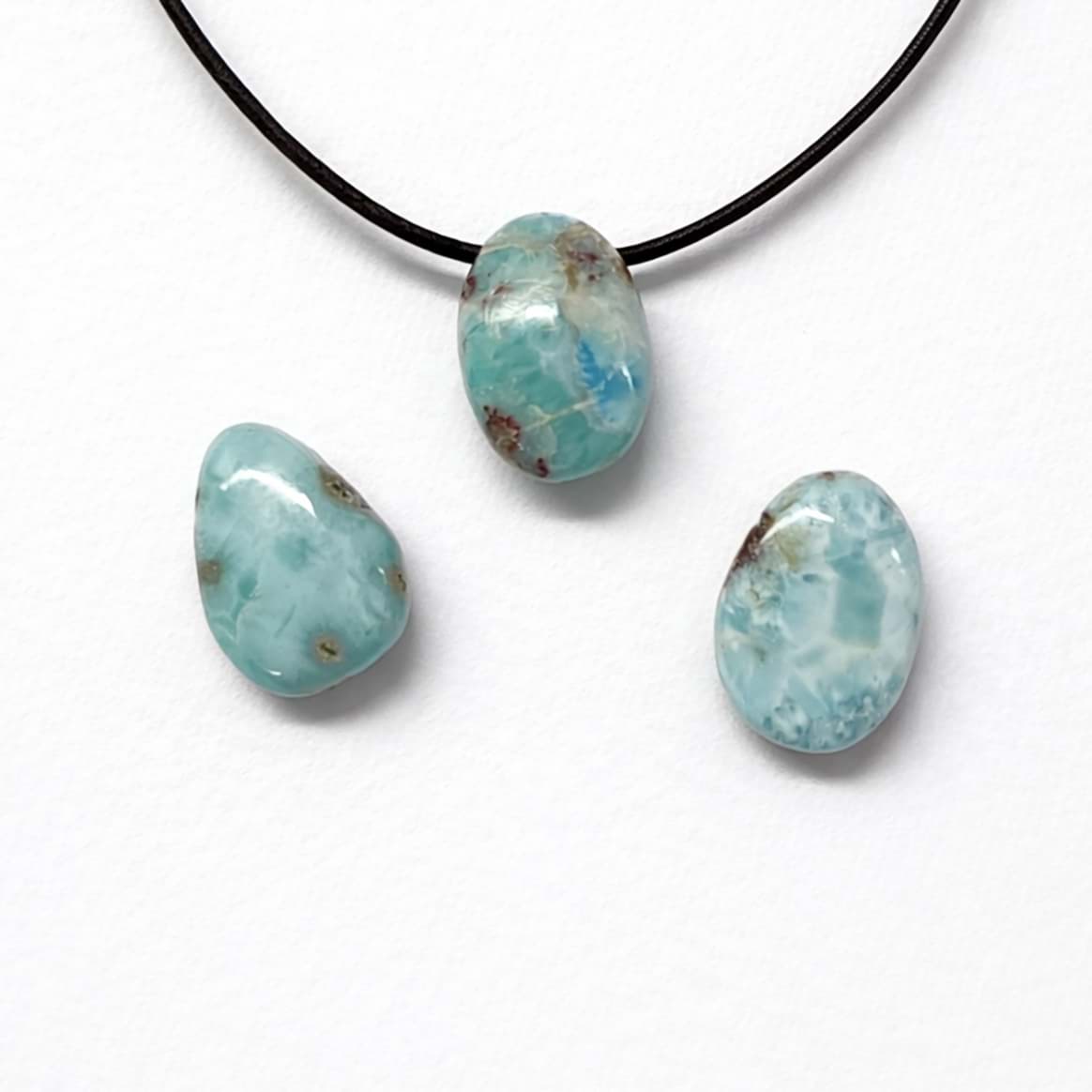 Larimar Trommelstein mit Loch Anhänger