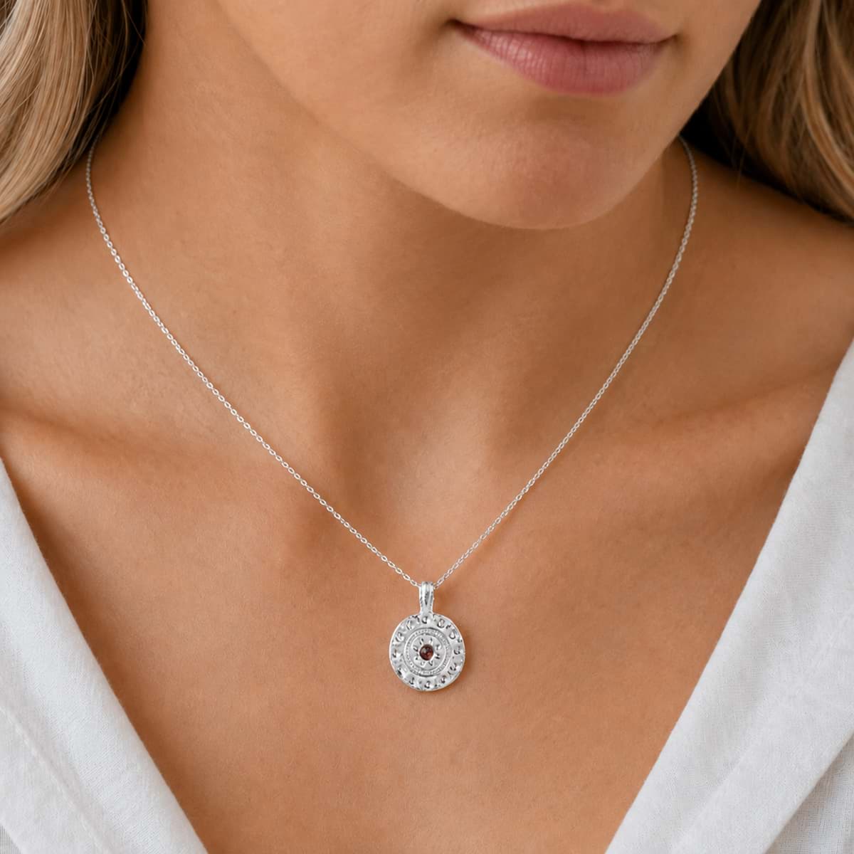 "Il sole in tasca". Collana. Granato. Argento 925