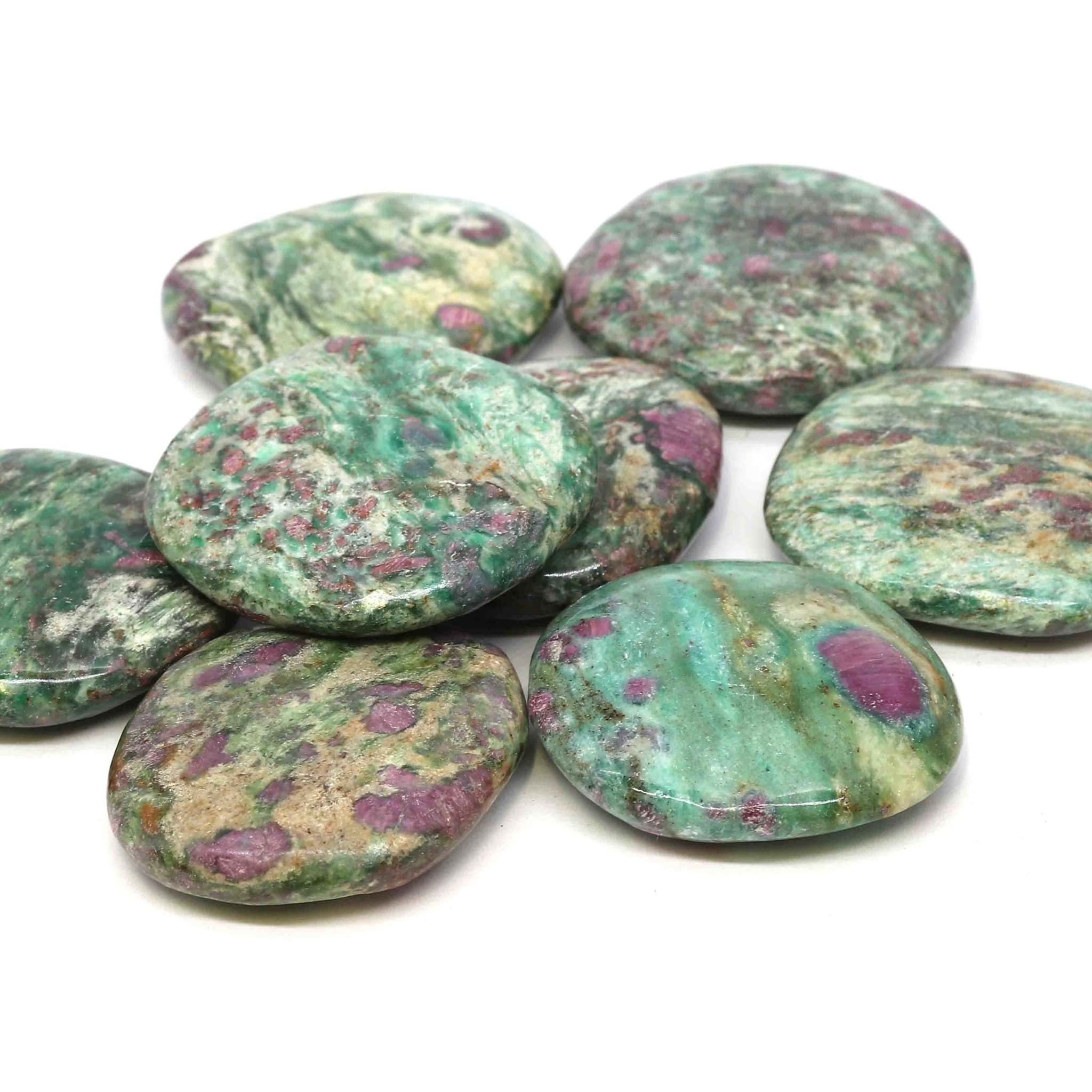 Fuchsite con rubino – pietra piatta levigata (confezione da 250 g)