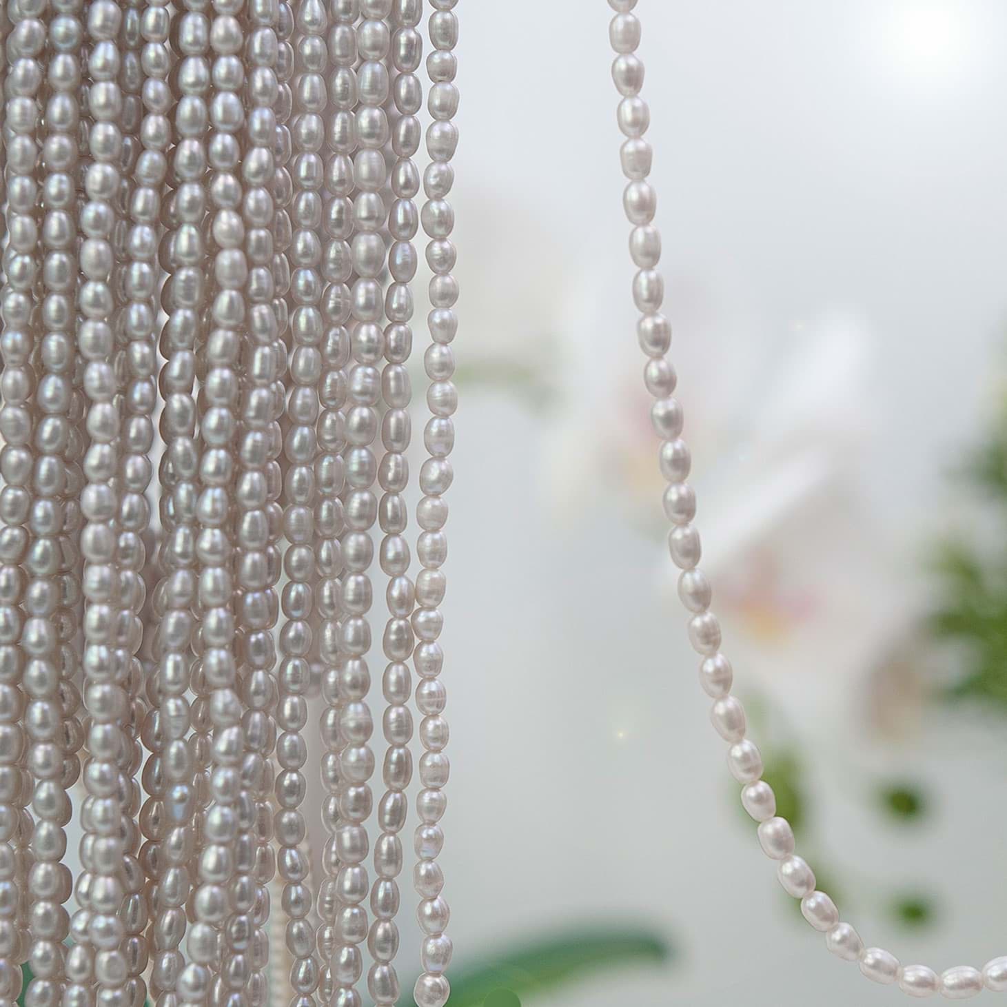 Fil de perles d'eau douce baroque 4.5x3.5mm (gris) 
