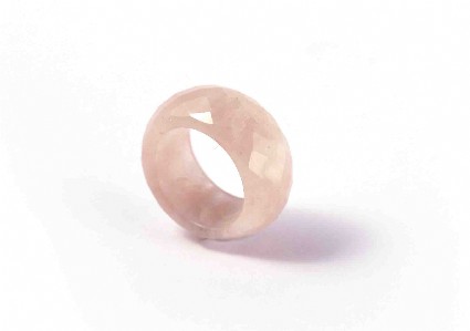 Bild von Rosenquarz Ring facettiert 14mm