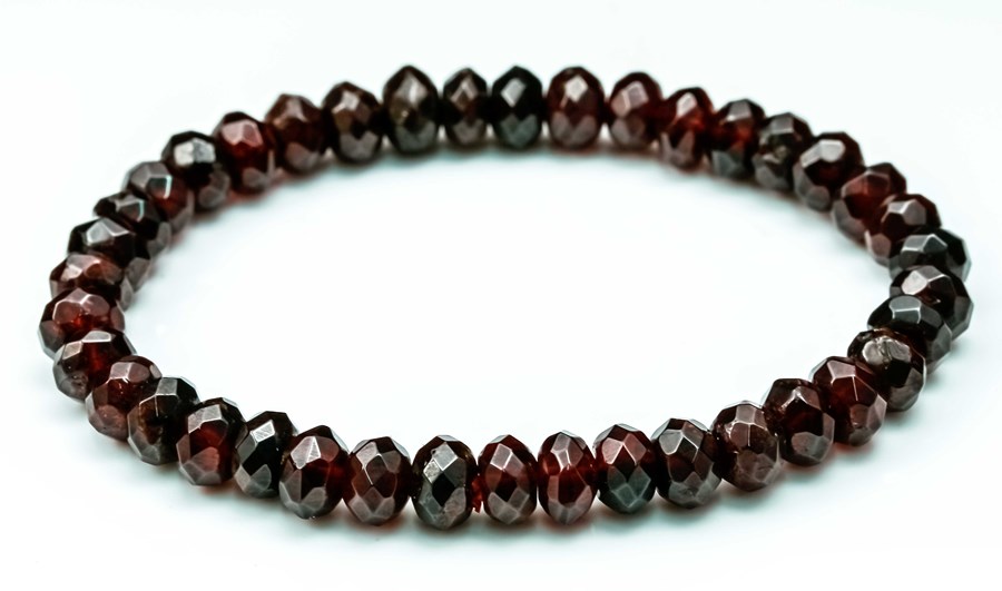 Bild von Granat (rot) fac. Button 6mm Armband